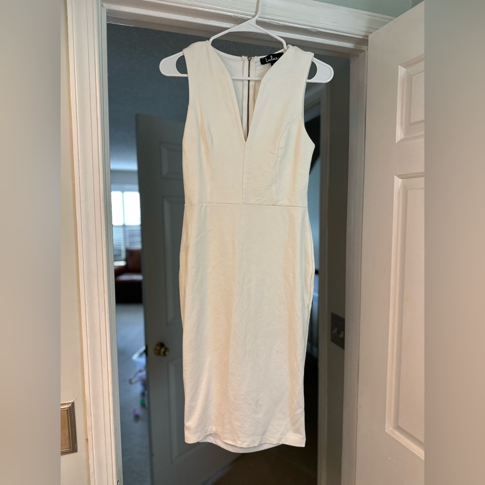 Lulu’s, size small, bodyshape white dress